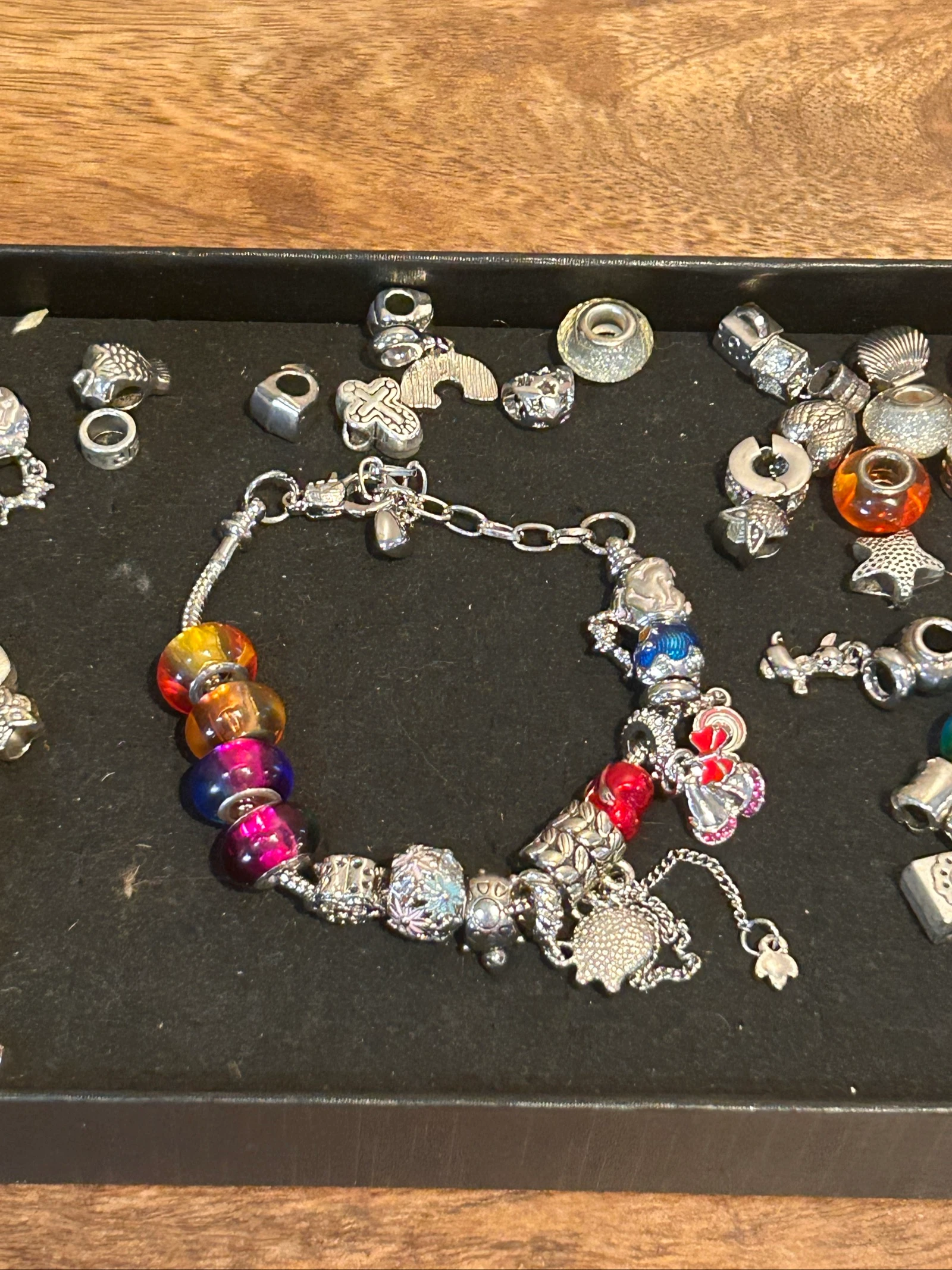 Pulseira e charms – photo 3